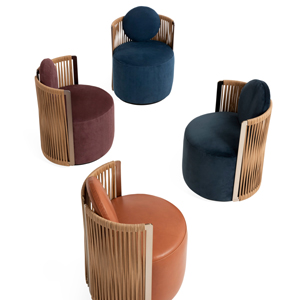 La particolarità della poltrona Thea di Fendi Casa è delineato dal suo elegante e innovativo intreccio in cuoio che avvolge lo schienale dal design circolare, con un innovativo meccanismo girevole