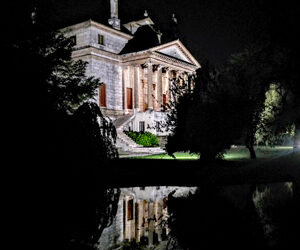 Palladio, un viaggio sensoriale che ci accompagna, con delicatezza e suggestione di immagini e suoni, alla conoscenza del grande architetto.