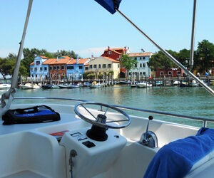 NAVIGARE IN HOUSEBOAT, PER UNA VACANZA IN SICUREZZA