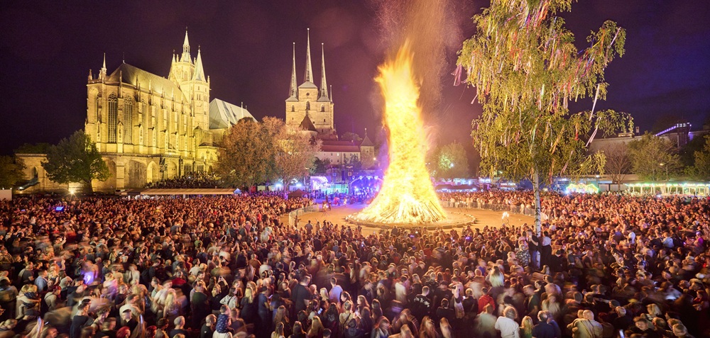 Viaggio di Pasqua in Germania: tra falò, mercatini e tradizioni